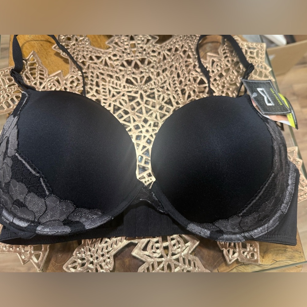 NWT Maidenform Classic Black Bra